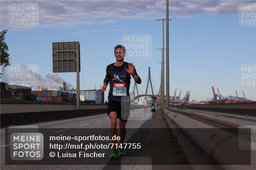 03.10.2024 - Köhlbrandbrückenlauf Luisa Fischer http://msf.ph/oto/7147755 03.10.2024 09:38:10 Position 3 1014 meine-sportfotos.de