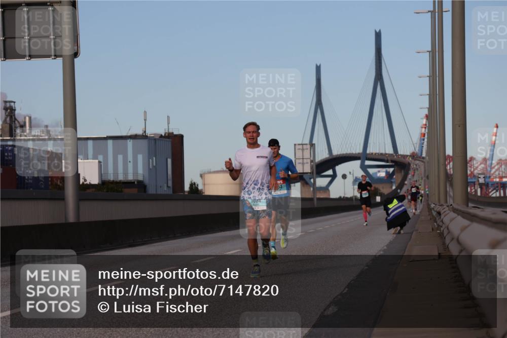 03.10.2024 - Köhlbrandbrückenlauf Luisa Fischer http://msf.ph/oto/7147820 03.10.2024 09:38:19 Position 3 1074 meine-sportfotos.de