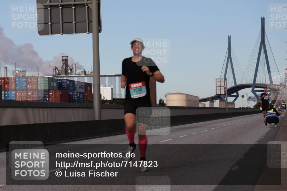 03.10.2024 - Köhlbrandbrückenlauf Luisa Fischer http://msf.ph/oto/7147823 03.10.2024 09:38:36 Position 3 1032 meine-sportfotos.de