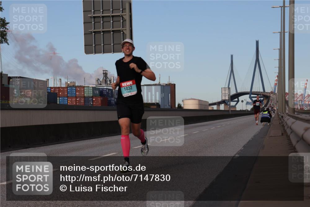 03.10.2024 - Köhlbrandbrückenlauf Luisa Fischer http://msf.ph/oto/7147830 03.10.2024 09:38:37 Position 3 1032 meine-sportfotos.de