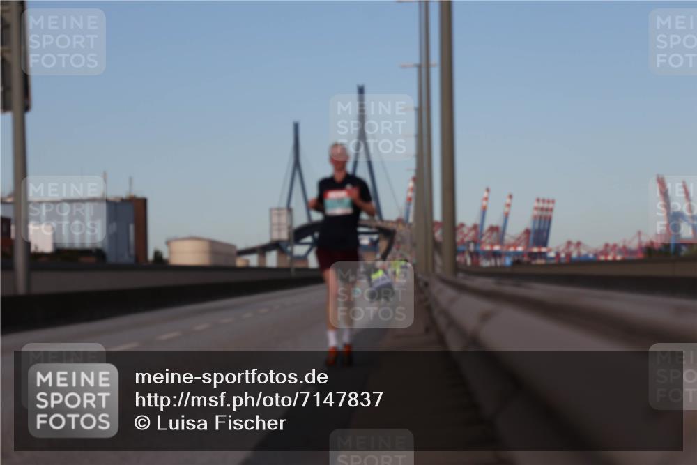 03.10.2024 - Köhlbrandbrückenlauf Luisa Fischer http://msf.ph/oto/7147837 03.10.2024 09:38:47 Position 3  meine-sportfotos.de