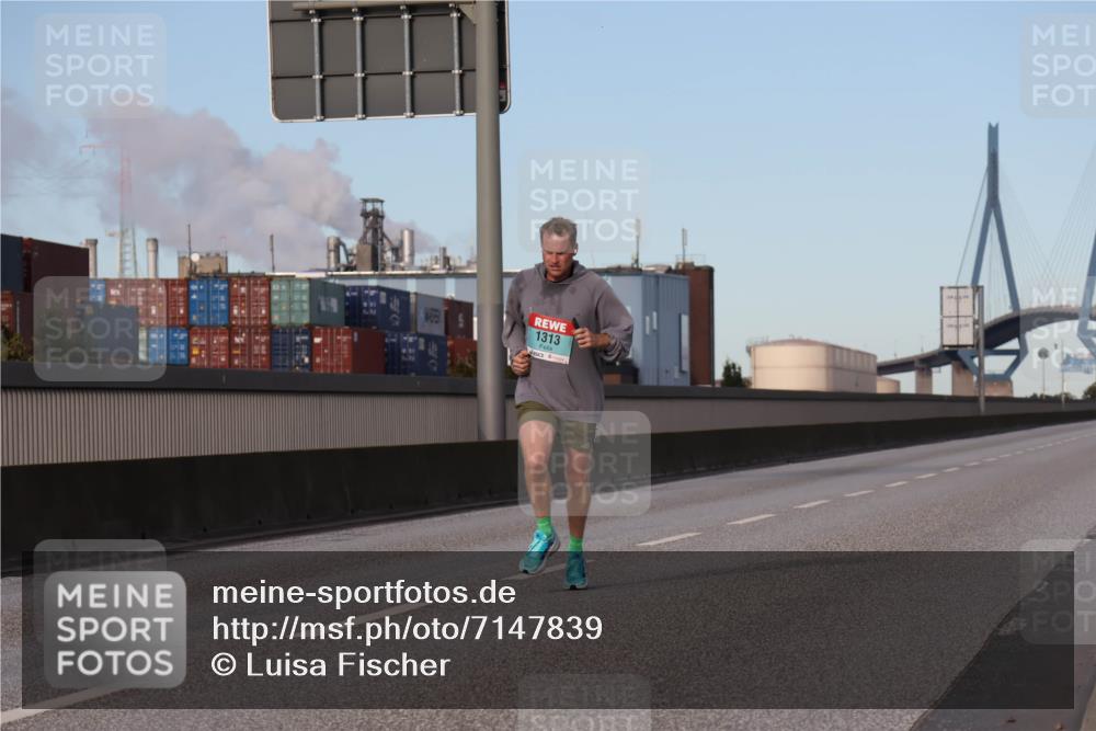 03.10.2024 - Köhlbrandbrückenlauf Luisa Fischer http://msf.ph/oto/7147839 03.10.2024 09:39:03 Position 3 1313 meine-sportfotos.de