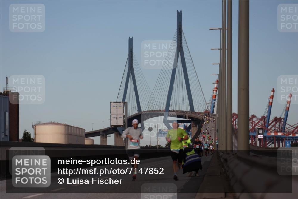 03.10.2024 - Köhlbrandbrückenlauf Luisa Fischer http://msf.ph/oto/7147852 03.10.2024 09:39:14 Position 3 1377 meine-sportfotos.de