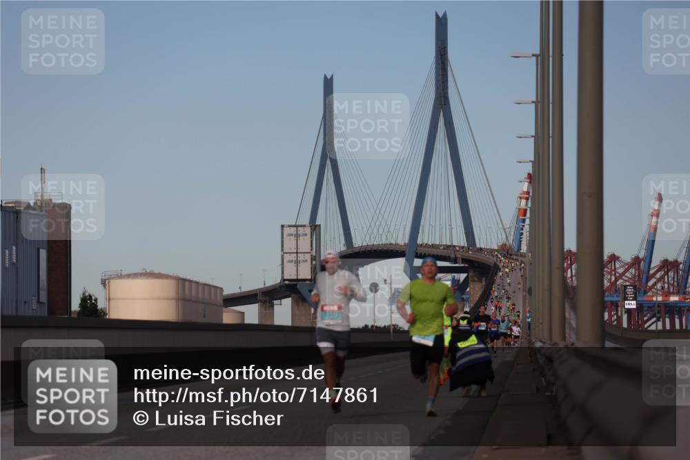 03.10.2024 - Köhlbrandbrückenlauf Luisa Fischer http://msf.ph/oto/7147861 03.10.2024 09:39:16 Position 3 1377 meine-sportfotos.de