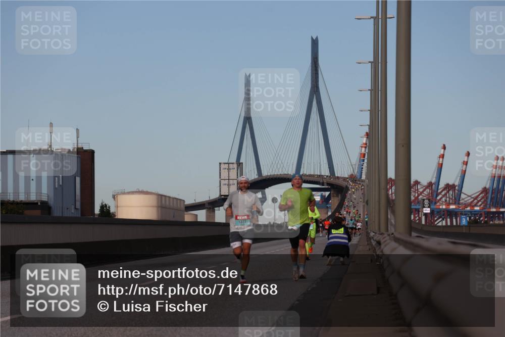 03.10.2024 - Köhlbrandbrückenlauf Luisa Fischer http://msf.ph/oto/7147868 03.10.2024 09:39:17 Position 3 1377 meine-sportfotos.de