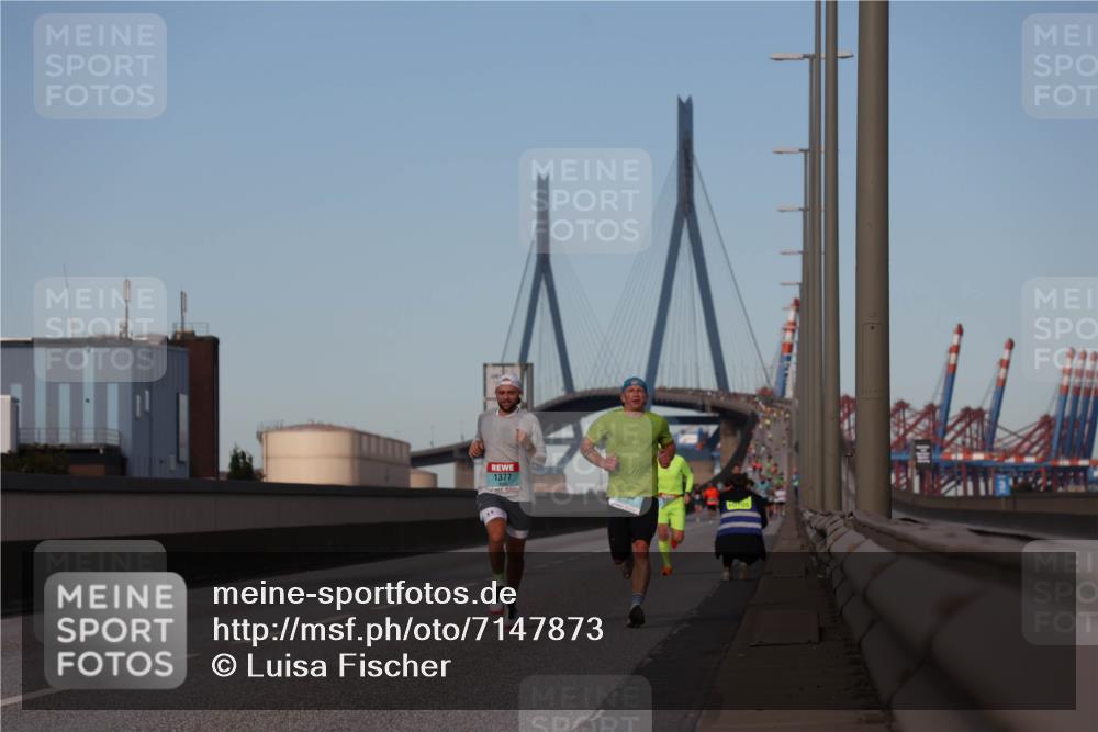 03.10.2024 - Köhlbrandbrückenlauf Luisa Fischer http://msf.ph/oto/7147873 03.10.2024 09:39:18 Position 3 1377 meine-sportfotos.de