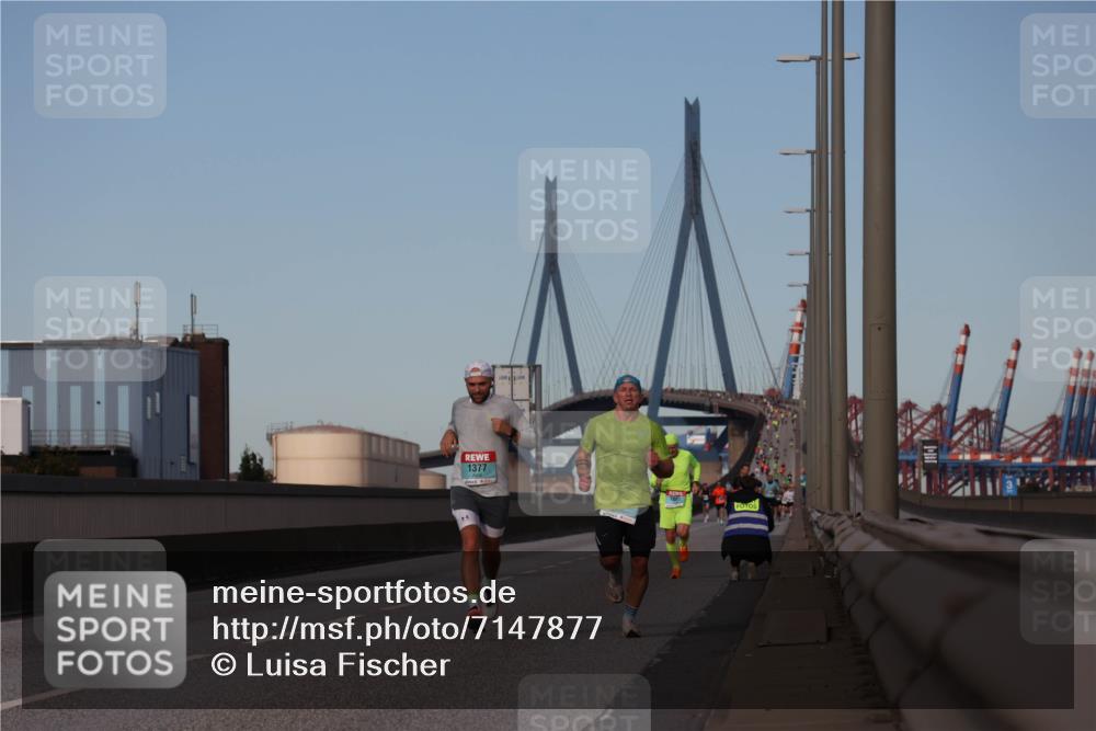 03.10.2024 - Köhlbrandbrückenlauf Luisa Fischer http://msf.ph/oto/7147877 03.10.2024 09:39:19 Position 3 1377 meine-sportfotos.de