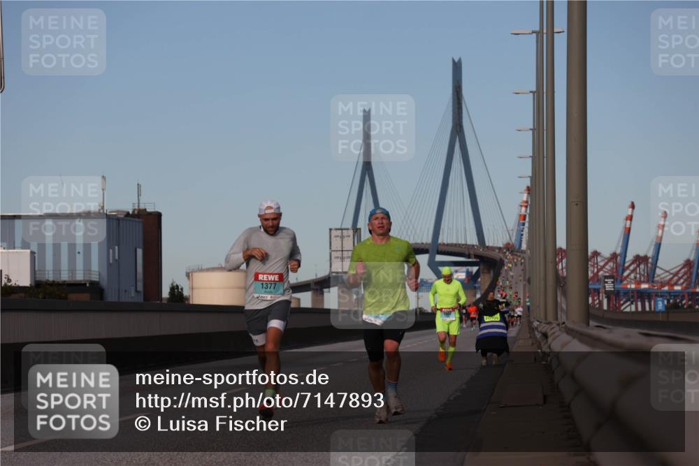03.10.2024 - Köhlbrandbrückenlauf Luisa Fischer http://msf.ph/oto/7147893 03.10.2024 09:39:21 Position 3 1377 meine-sportfotos.de