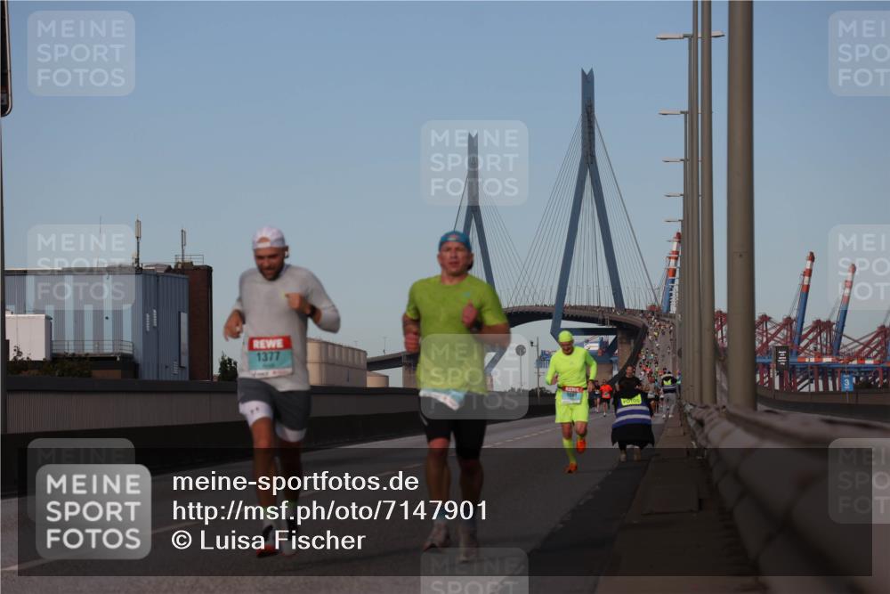 03.10.2024 - Köhlbrandbrückenlauf Luisa Fischer http://msf.ph/oto/7147901 03.10.2024 09:39:22 Position 3 1377, 1051 meine-sportfotos.de