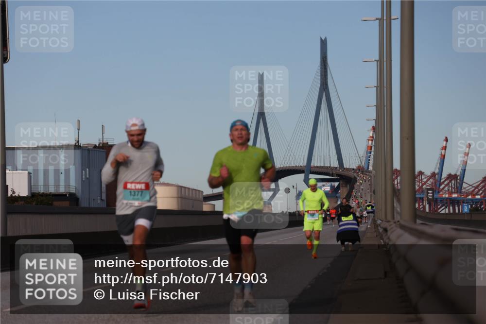 03.10.2024 - Köhlbrandbrückenlauf Luisa Fischer http://msf.ph/oto/7147903 03.10.2024 09:39:22 Position 3 1377 meine-sportfotos.de