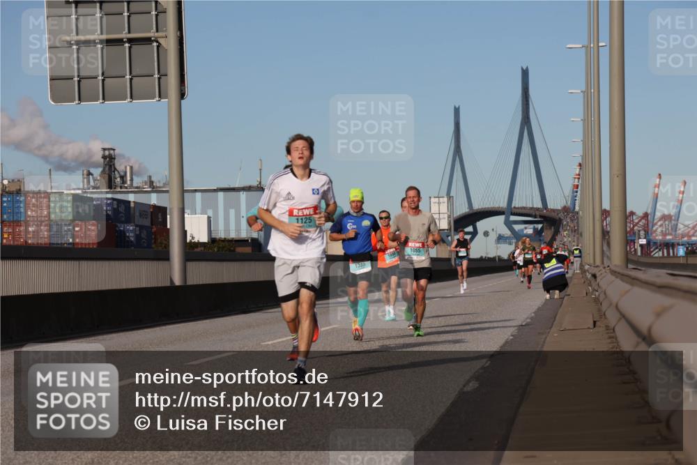 03.10.2024 - Köhlbrandbrückenlauf Luisa Fischer http://msf.ph/oto/7147912 03.10.2024 09:40:03 Position 3 1125, 1090, 1055, 1335 meine-sportfotos.de
