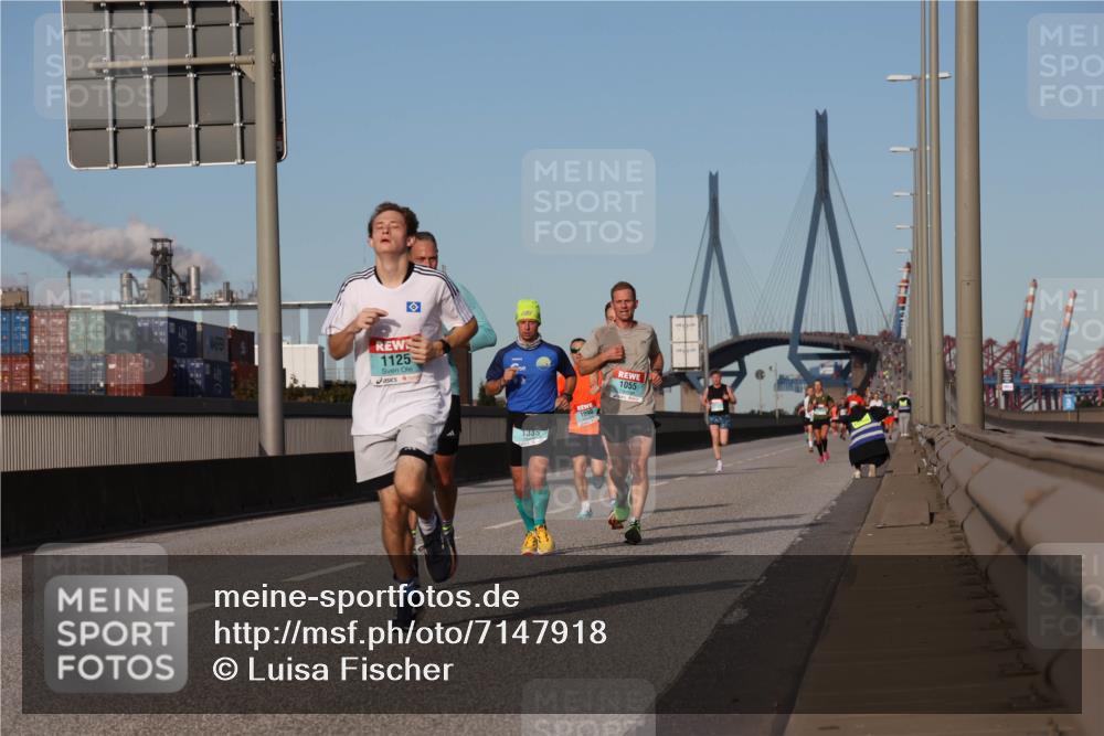 03.10.2024 - Köhlbrandbrückenlauf Luisa Fischer http://msf.ph/oto/7147918 03.10.2024 09:40:03 Position 3 1125, 1090, 1335, 1055 meine-sportfotos.de