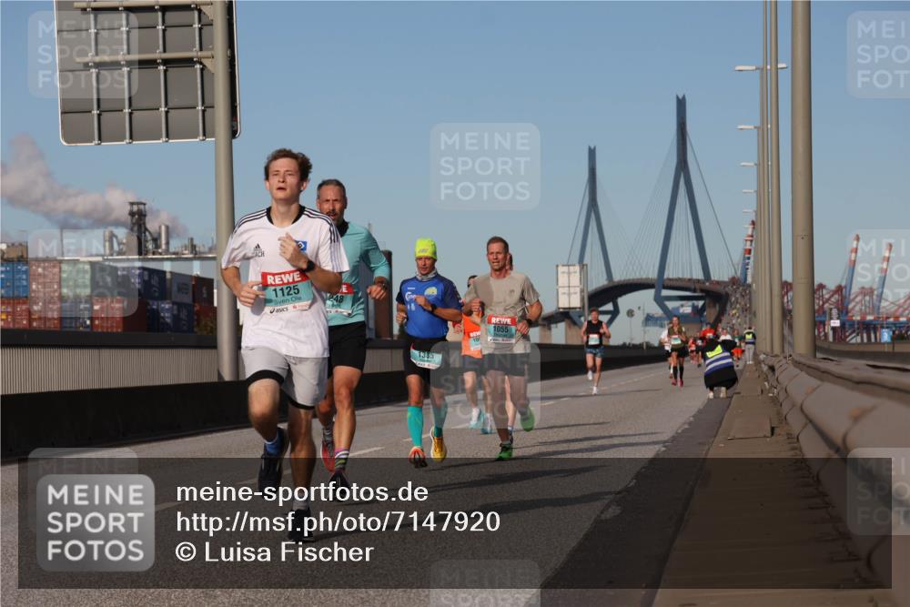 03.10.2024 - Köhlbrandbrückenlauf Luisa Fischer http://msf.ph/oto/7147920 03.10.2024 09:40:04 Position 3 1125, 248, 1335, 1055 meine-sportfotos.de