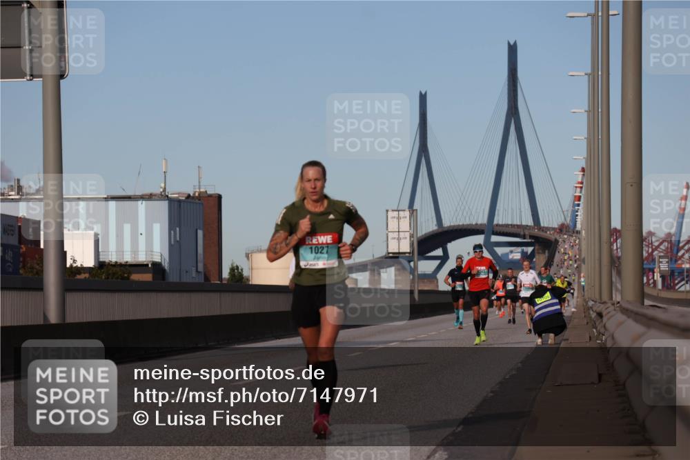03.10.2024 - Köhlbrandbrückenlauf Luisa Fischer http://msf.ph/oto/7147971 03.10.2024 09:40:19 Position 3 1027 meine-sportfotos.de