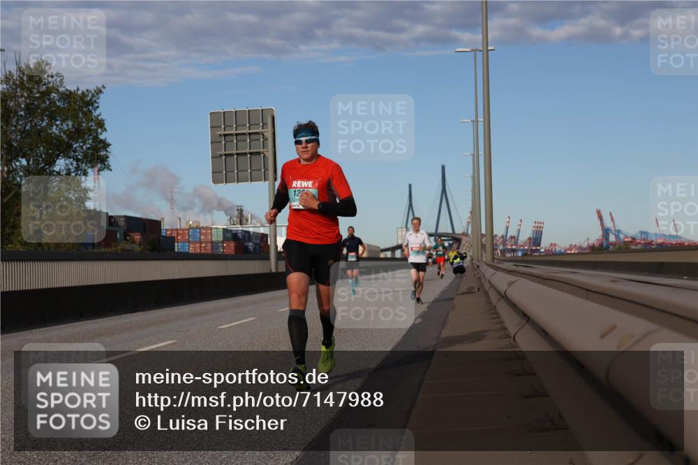 03.10.2024 - Köhlbrandbrückenlauf Luisa Fischer http://msf.ph/oto/7147988 03.10.2024 09:40:33 Position 3 12 meine-sportfotos.de