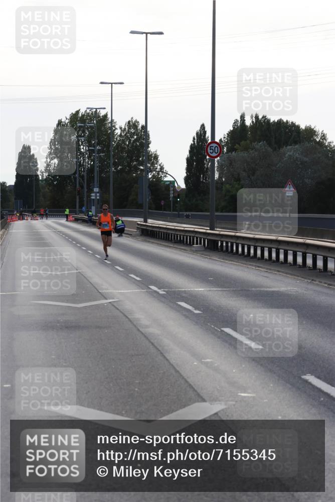 03.10.2024 - Köhlbrandbrückenlauf Miley Keyser http://msf.ph/oto/7155345 03.10.2024 09:08:52 Position 3 50 meine-sportfotos.de