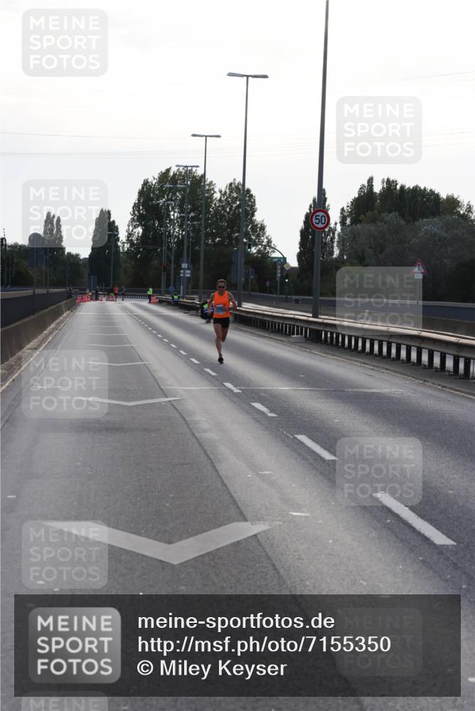 03.10.2024 - Köhlbrandbrückenlauf Miley Keyser http://msf.ph/oto/7155350 03.10.2024 09:08:54 Position 3  meine-sportfotos.de