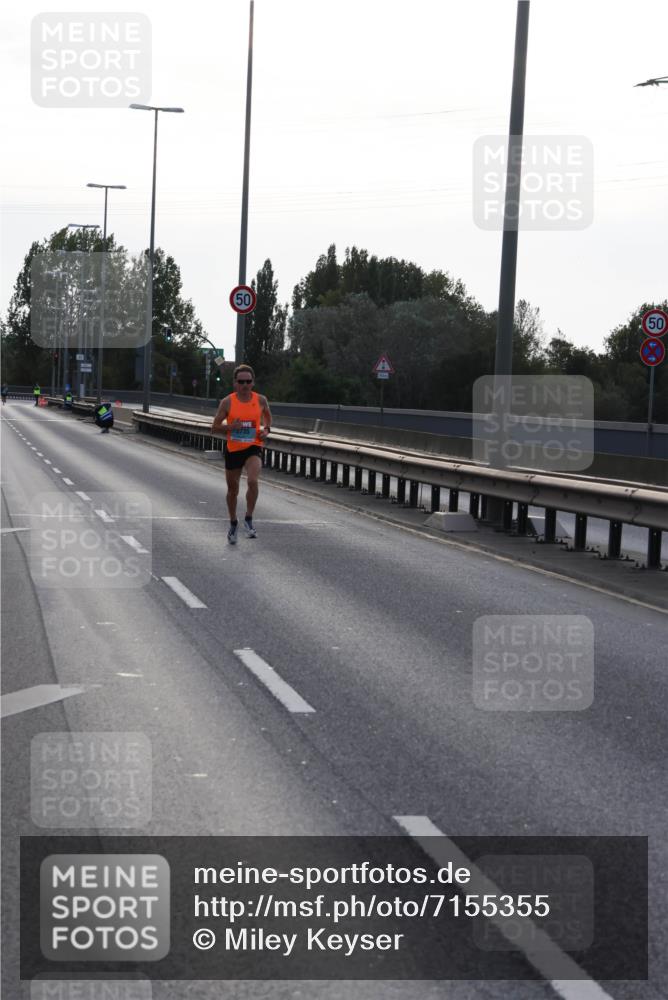 03.10.2024 - Köhlbrandbrückenlauf Miley Keyser http://msf.ph/oto/7155355 03.10.2024 09:08:57 Position 3  meine-sportfotos.de