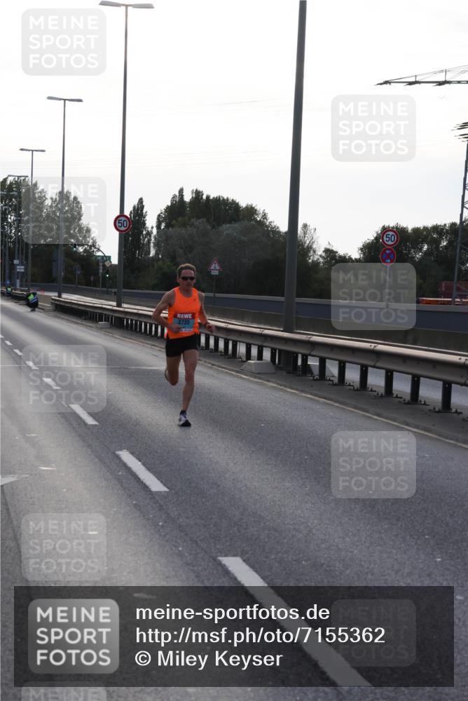 03.10.2024 - Köhlbrandbrückenlauf Miley Keyser http://msf.ph/oto/7155362 03.10.2024 09:08:58 Position 3 50, 3735, 50 meine-sportfotos.de
