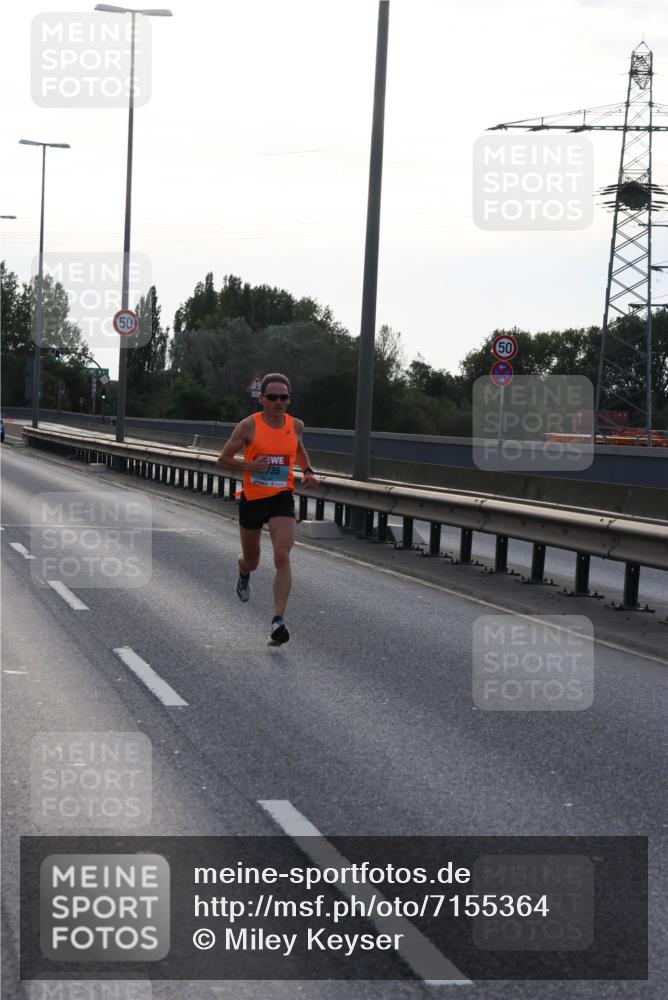 03.10.2024 - Köhlbrandbrückenlauf Miley Keyser http://msf.ph/oto/7155364 03.10.2024 09:08:59 Position 3  meine-sportfotos.de