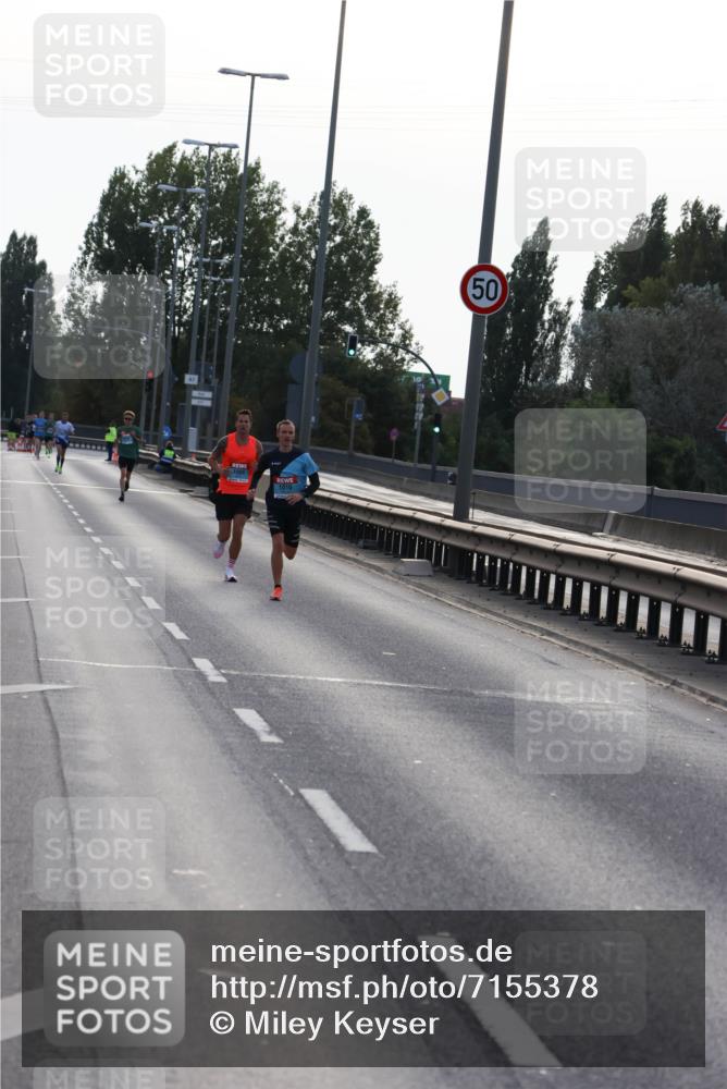 03.10.2024 - Köhlbrandbrückenlauf Miley Keyser http://msf.ph/oto/7155378 03.10.2024 09:09:35 Position 3 50 meine-sportfotos.de