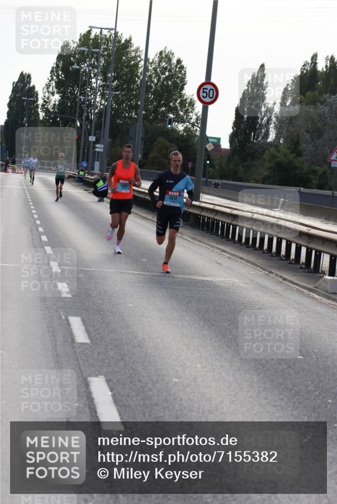 03.10.2024 - Köhlbrandbrückenlauf Miley Keyser http://msf.ph/oto/7155382 03.10.2024 09:09:38 Position 3 1006, 1010, 50 meine-sportfotos.de