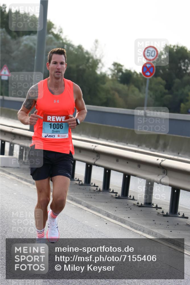 03.10.2024 - Köhlbrandbrückenlauf Miley Keyser http://msf.ph/oto/7155406 03.10.2024 09:09:44 Position 3 1006, 50 meine-sportfotos.de