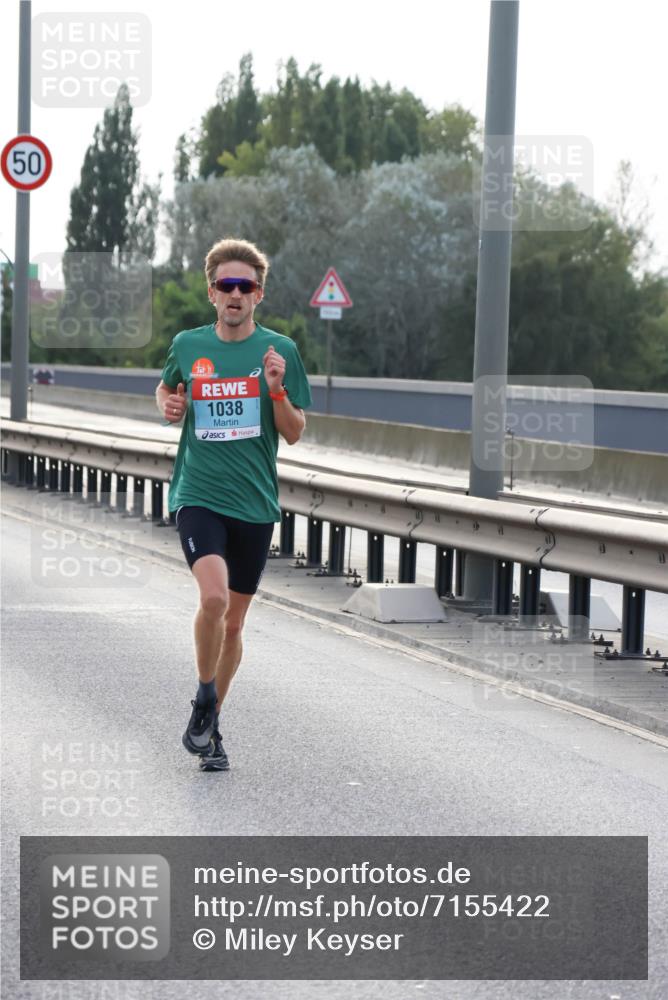 03.10.2024 - Köhlbrandbrückenlauf Miley Keyser http://msf.ph/oto/7155422 03.10.2024 09:09:53 Position 3 50, 50, 1038 meine-sportfotos.de