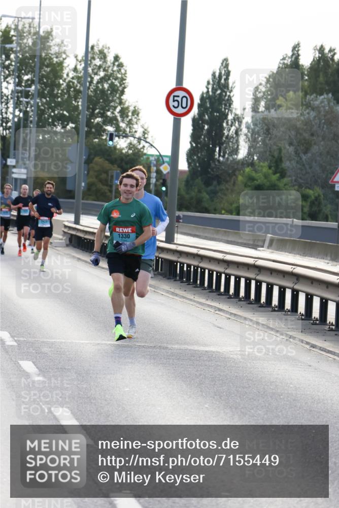 03.10.2024 - Köhlbrandbrückenlauf Miley Keyser http://msf.ph/oto/7155449 03.10.2024 09:10:12 Position 3 50, 50 meine-sportfotos.de