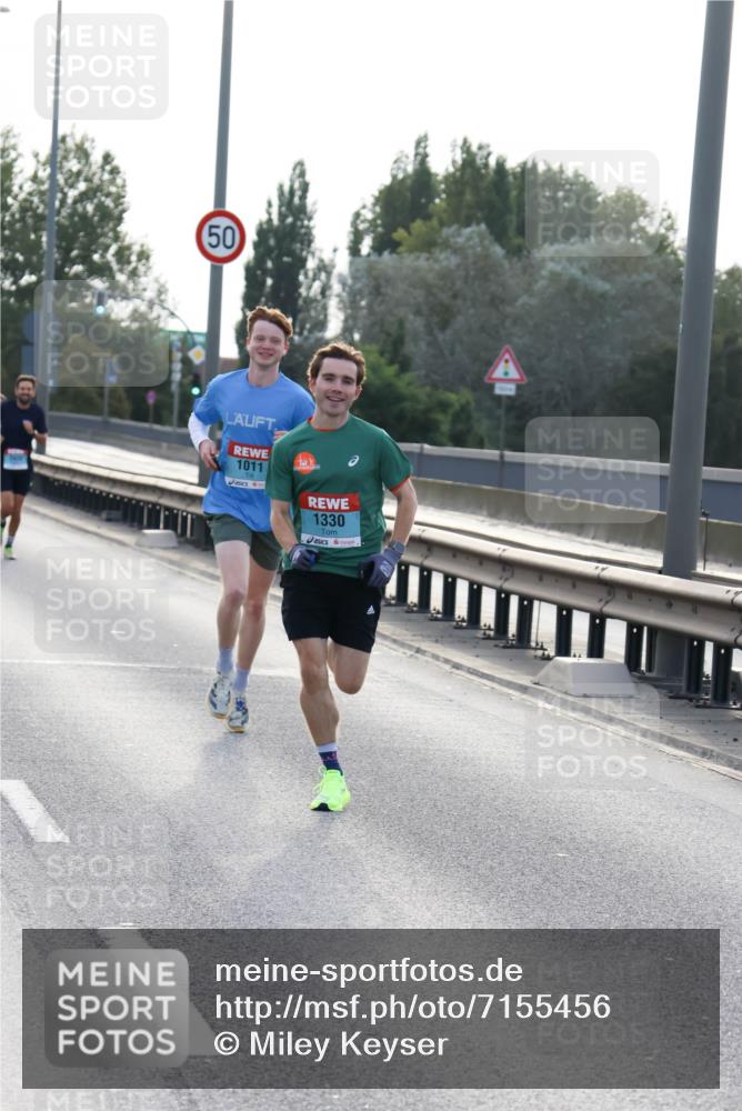 03.10.2024 - Köhlbrandbrückenlauf Miley Keyser http://msf.ph/oto/7155456 03.10.2024 09:10:14 Position 3 50, 1011, 1330 meine-sportfotos.de