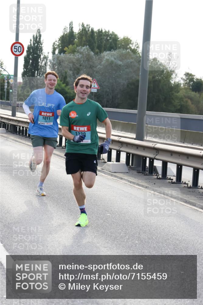 03.10.2024 - Köhlbrandbrückenlauf Miley Keyser http://msf.ph/oto/7155459 03.10.2024 09:10:15 Position 3 50, 1011, 1330 meine-sportfotos.de