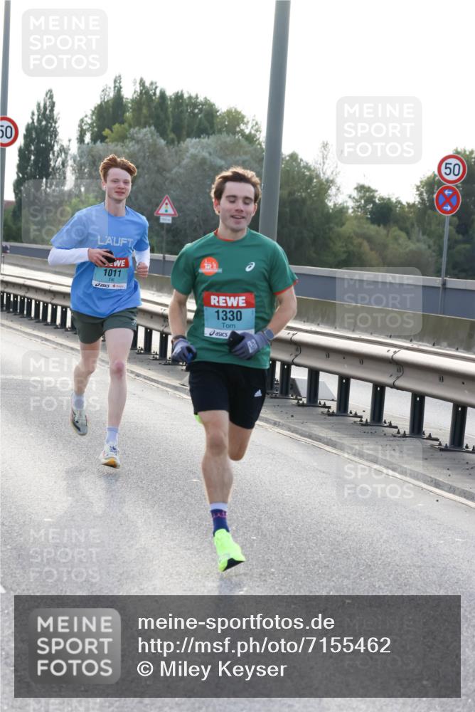 03.10.2024 - Köhlbrandbrückenlauf Miley Keyser http://msf.ph/oto/7155462 03.10.2024 09:10:15 Position 3 50, 1011, 1330, 50 meine-sportfotos.de