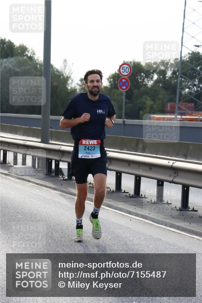 03.10.2024 - Köhlbrandbrückenlauf Miley Keyser http://msf.ph/oto/7155487 03.10.2024 09:10:23 Position 3 2423, 50 meine-sportfotos.de