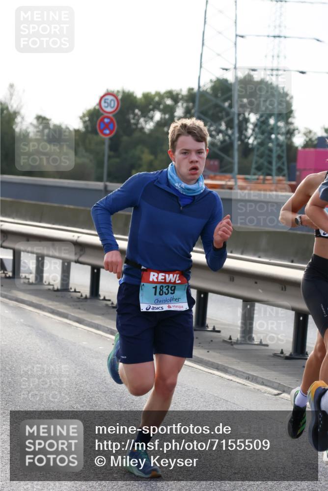 03.10.2024 - Köhlbrandbrückenlauf Miley Keyser http://msf.ph/oto/7155509 03.10.2024 09:10:28 Position 3 50, 1839 meine-sportfotos.de