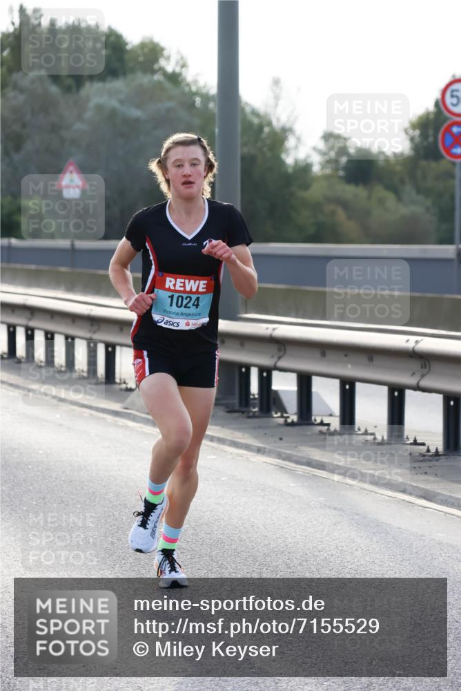 03.10.2024 - Köhlbrandbrückenlauf Miley Keyser http://msf.ph/oto/7155529 03.10.2024 09:10:35 Position 3 1024, 5 meine-sportfotos.de