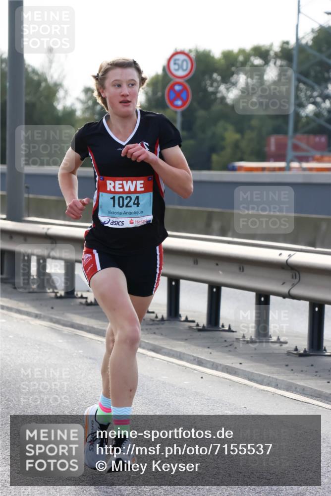 03.10.2024 - Köhlbrandbrückenlauf Miley Keyser http://msf.ph/oto/7155537 03.10.2024 09:10:36 Position 3 1024, 50 meine-sportfotos.de