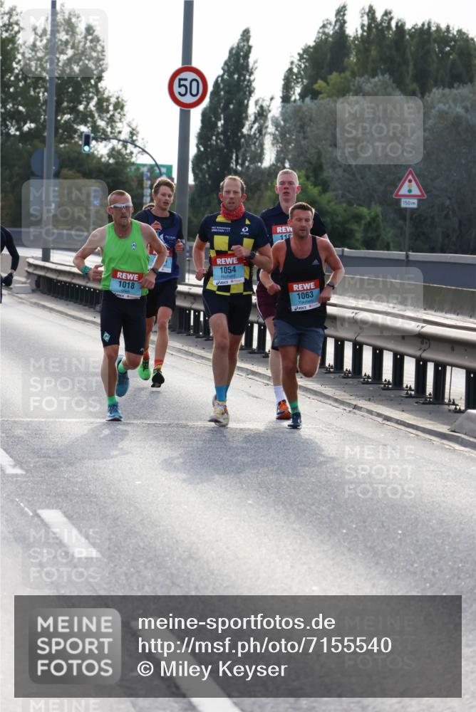 03.10.2024 - Köhlbrandbrückenlauf Miley Keyser http://msf.ph/oto/7155540 03.10.2024 09:10:43 Position 3 50, 50, 3, 11, 1018, 1054, 1063, 150 meine-sportfotos.de