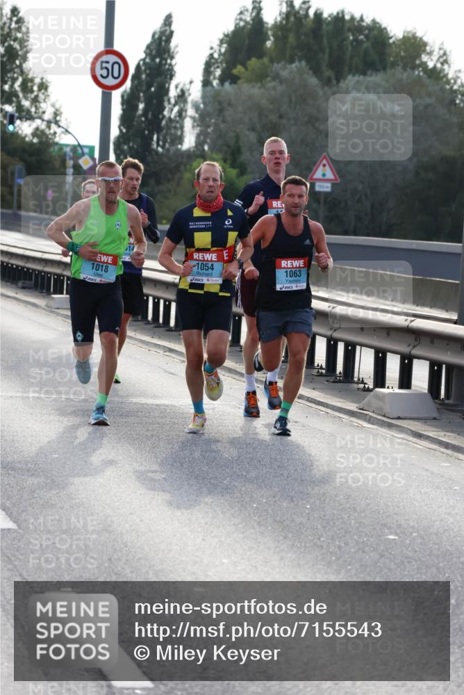 03.10.2024 - Köhlbrandbrückenlauf Miley Keyser http://msf.ph/oto/7155543 03.10.2024 09:10:44 Position 3 50, 1018, 1054, 1063 meine-sportfotos.de