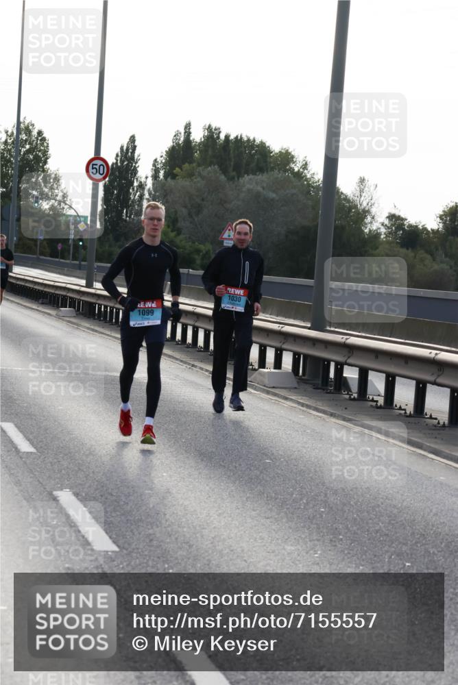 03.10.2024 - Köhlbrandbrückenlauf Miley Keyser http://msf.ph/oto/7155557 03.10.2024 09:10:49 Position 3 50, 1099, 1030 meine-sportfotos.de