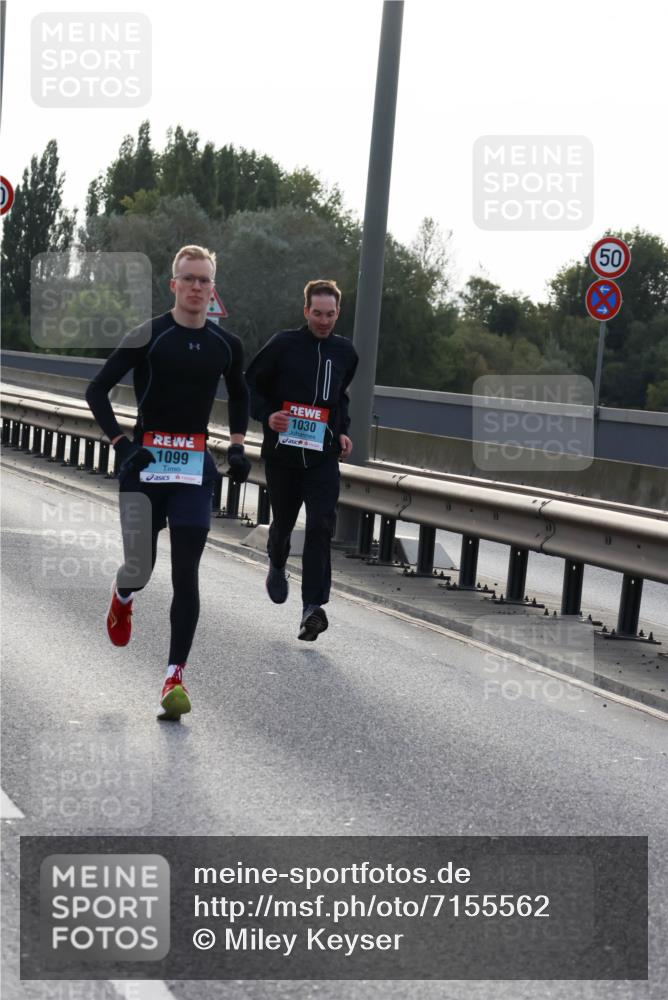 03.10.2024 - Köhlbrandbrückenlauf Miley Keyser http://msf.ph/oto/7155562 03.10.2024 09:10:50 Position 3 1099, 1030, 50 meine-sportfotos.de
