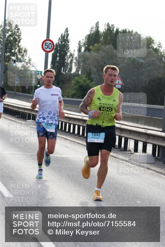 03.10.2024 - Köhlbrandbrückenlauf Miley Keyser http://msf.ph/oto/7155584 03.10.2024 09:10:59 Position 3 50, 50, 150, 100, 1074, 1042 meine-sportfotos.de