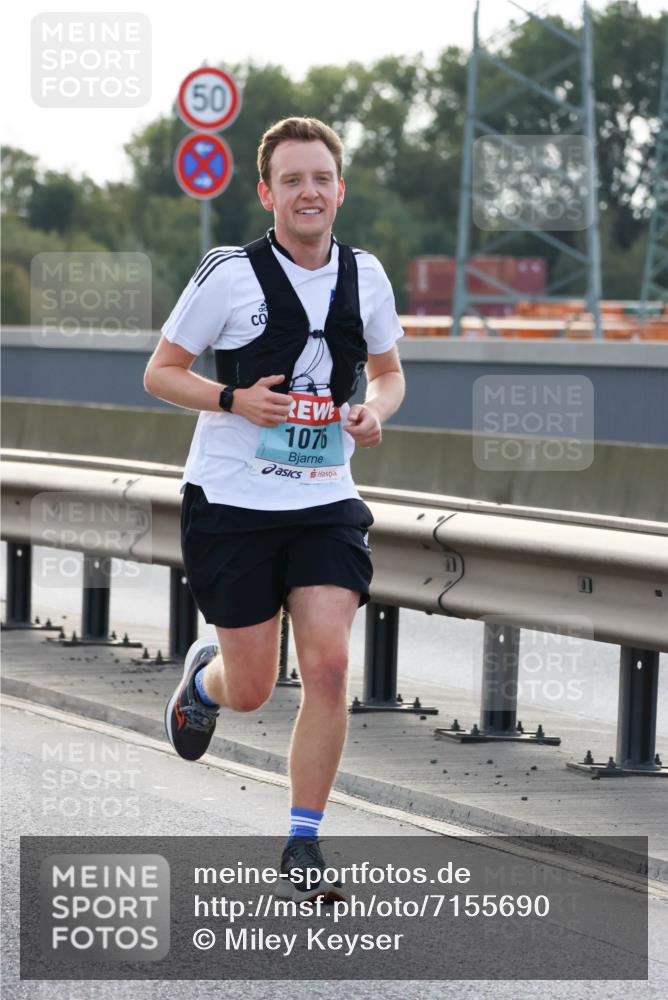03.10.2024 - Köhlbrandbrückenlauf Miley Keyser http://msf.ph/oto/7155690 03.10.2024 09:11:36 Position 3 50, 1076 meine-sportfotos.de