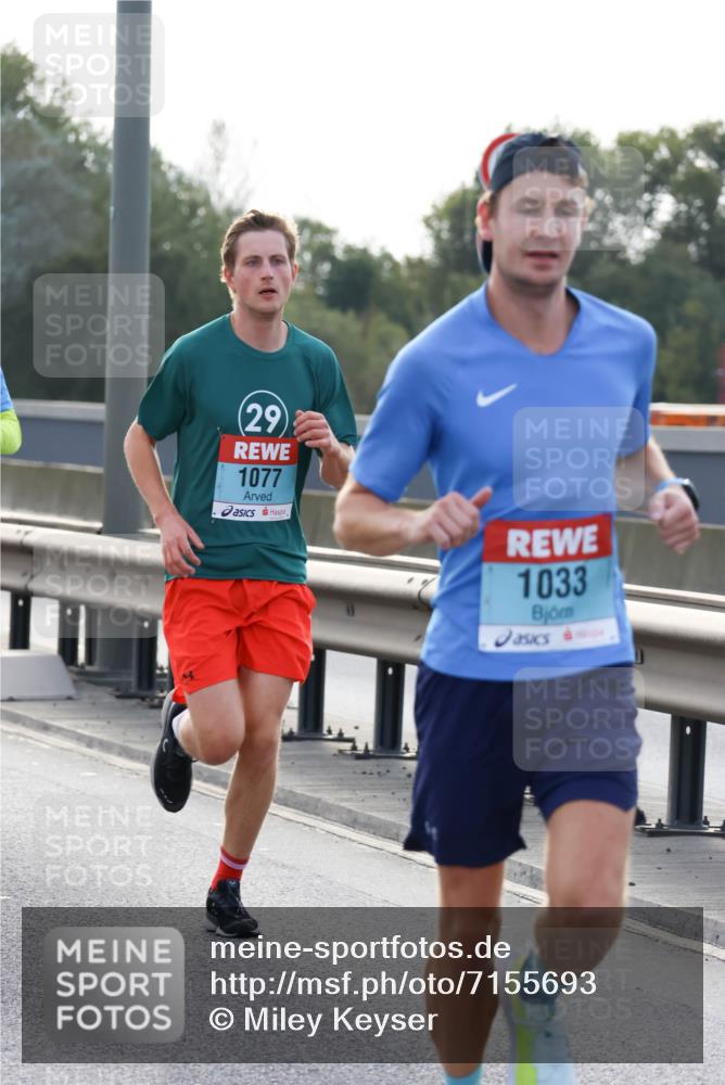 03.10.2024 - Köhlbrandbrückenlauf Miley Keyser http://msf.ph/oto/7155693 03.10.2024 09:11:37 Position 3 29, 1077, 1033 meine-sportfotos.de