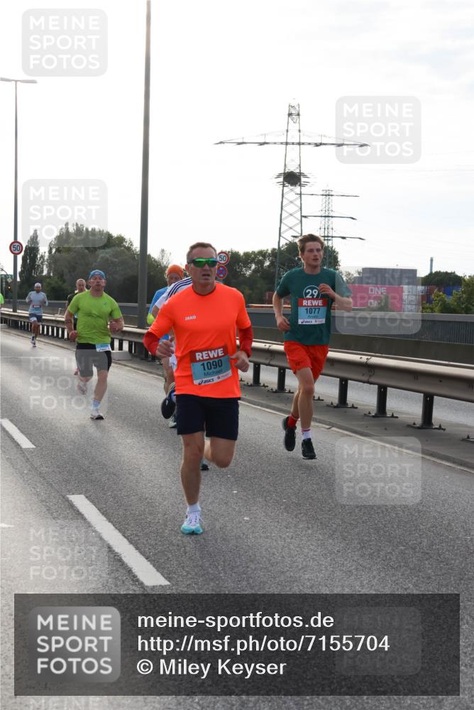 03.10.2024 - Köhlbrandbrückenlauf Miley Keyser http://msf.ph/oto/7155704 03.10.2024 09:11:38 Position 3 50, 29, 1077, 1090 meine-sportfotos.de