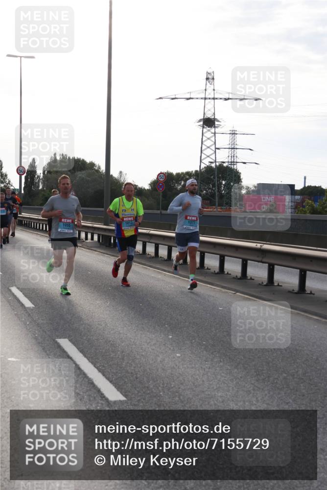 03.10.2024 - Köhlbrandbrückenlauf Miley Keyser http://msf.ph/oto/7155729 03.10.2024 09:11:44 Position 3 1377, 1013, 1055 meine-sportfotos.de