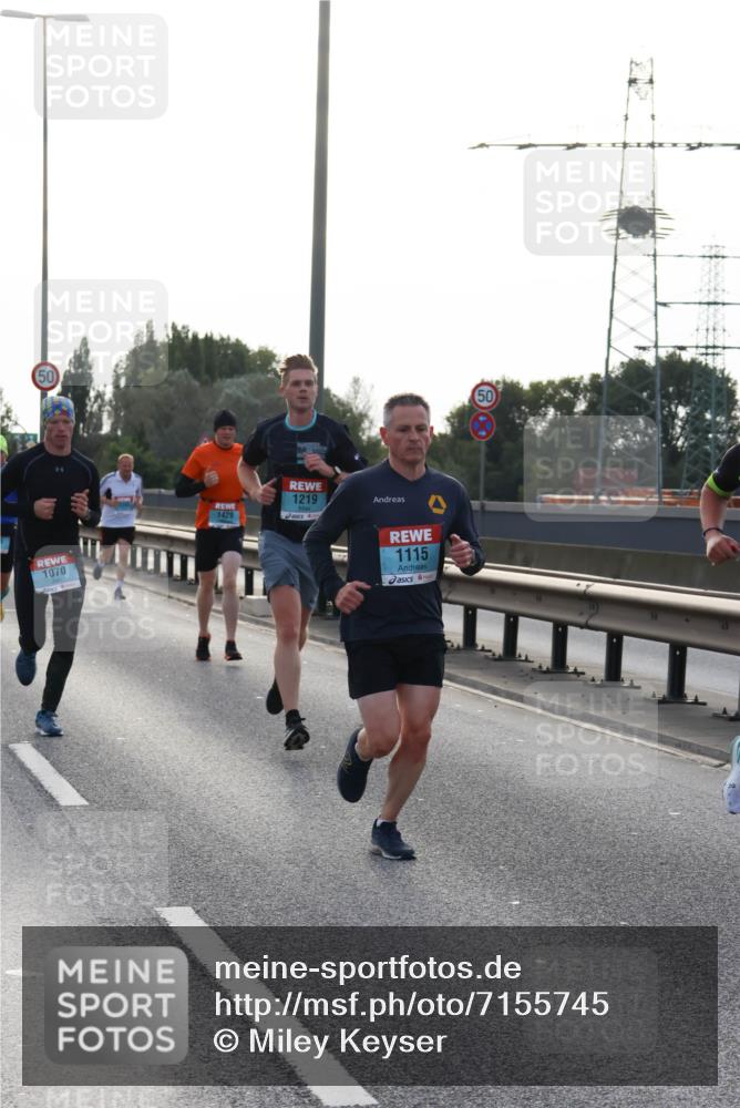 03.10.2024 - Köhlbrandbrückenlauf Miley Keyser http://msf.ph/oto/7155745 03.10.2024 09:11:49 Position 3 50, 1070, 1429, 1219, 1115 meine-sportfotos.de