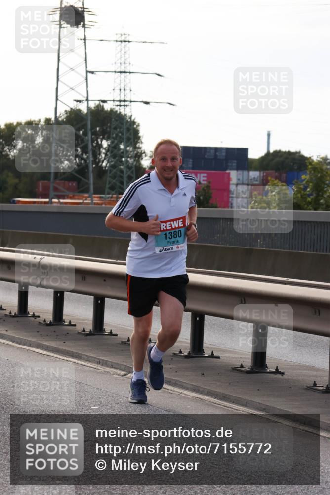 03.10.2024 - Köhlbrandbrückenlauf Miley Keyser http://msf.ph/oto/7155772 03.10.2024 09:11:56 Position 3 1380 meine-sportfotos.de