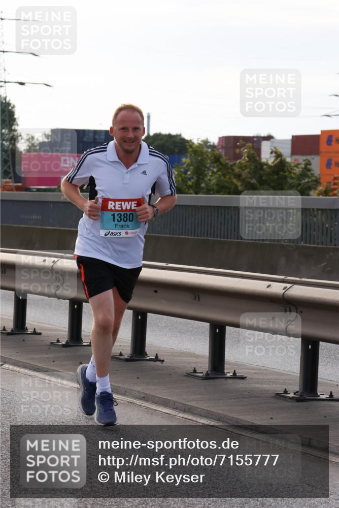 03.10.2024 - Köhlbrandbrückenlauf Miley Keyser http://msf.ph/oto/7155777 03.10.2024 09:11:57 Position 3 1380 meine-sportfotos.de