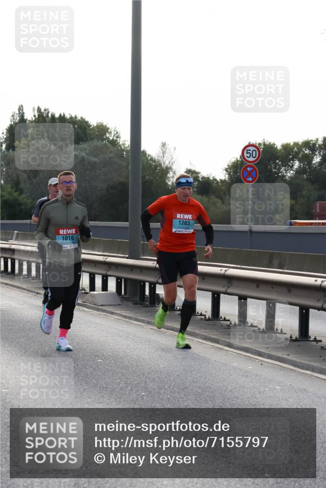 03.10.2024 - Köhlbrandbrückenlauf Miley Keyser http://msf.ph/oto/7155797 03.10.2024 09:12:03 Position 3 1016, 1203, 50 meine-sportfotos.de