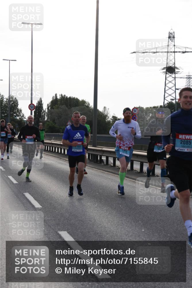 03.10.2024 - Köhlbrandbrückenlauf Miley Keyser http://msf.ph/oto/7155845 03.10.2024 09:12:12 Position 3 50, 50, 2097, 155, 1423, 1316, 2085 meine-sportfotos.de